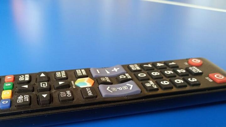 В Энгельсе пенсионер вынес телевизор из магазина