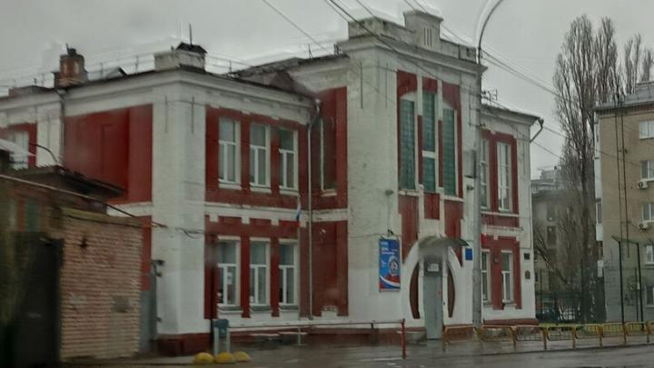 Ремонт старейшей школы в Саратове под угрозой срыва: подрядчиков нет