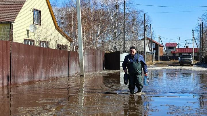 Паводок в Саратовской области: минздрав готов задействовать санавиацию