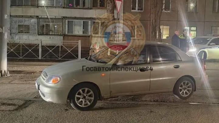 В темноте иномарка сбила пешехода в Заводском районе Саратова