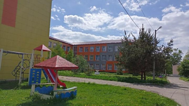 Шахматы, воркаут и самолёт-площадка: школы Саратова будут преображаться