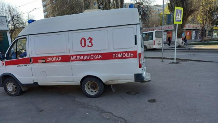 В Саратове парень избил прохожего из-за «странного взгляда»