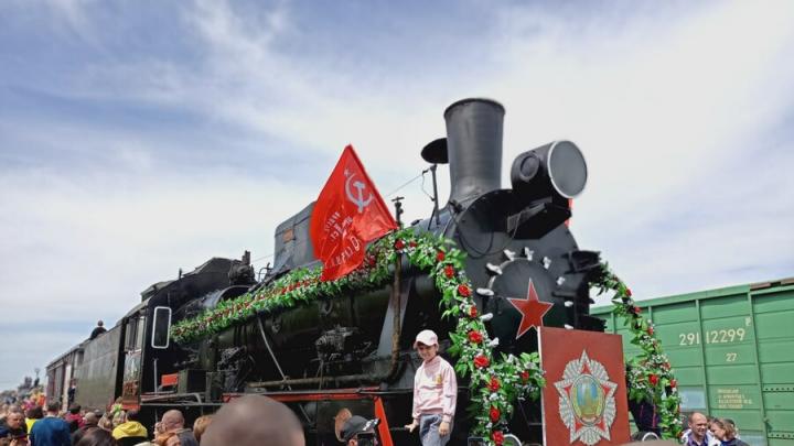 8 мая - последний день пребывания ретропоезда «Воинский эшелон» в Саратовской области