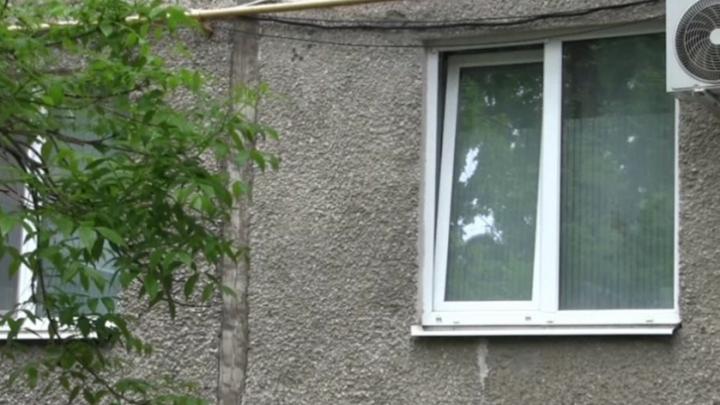 Пьяный саратовец обокрал квартиру и выбросил золото в мусорку