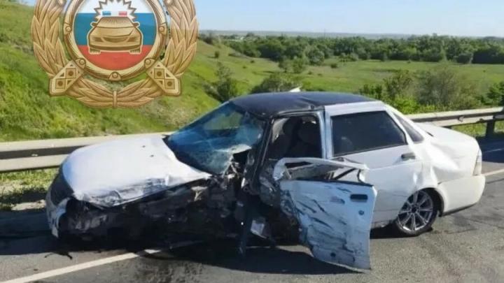 Двое детей и водитель попали в больницу после ДТП под Вольском