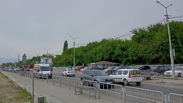 В Саратове начали ночной ремонт дороги через Затон