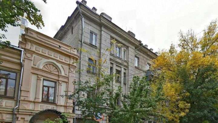 На фасаде и кровле памятника архитектуры в Саратове проведут ремонт за 38 млн