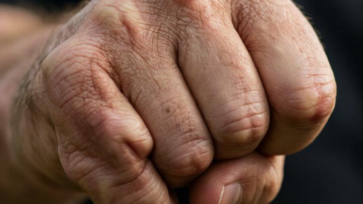 Житель Духовницкого района останется в колонии за попытку убить знакомую