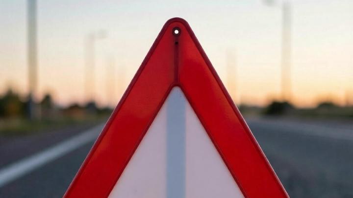 Водитель фуры выехал на встречку под Марксом: пассажир «Ниссана» получил тяжелые травмы