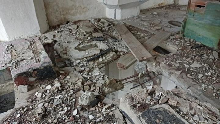 В Саратове девочка госпитализирована после падения с высоты в заброшке