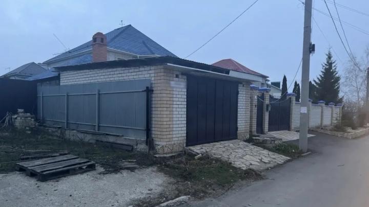 Саратовцу пришлось сносить постройку из-за штрафа в тысячу рублей
