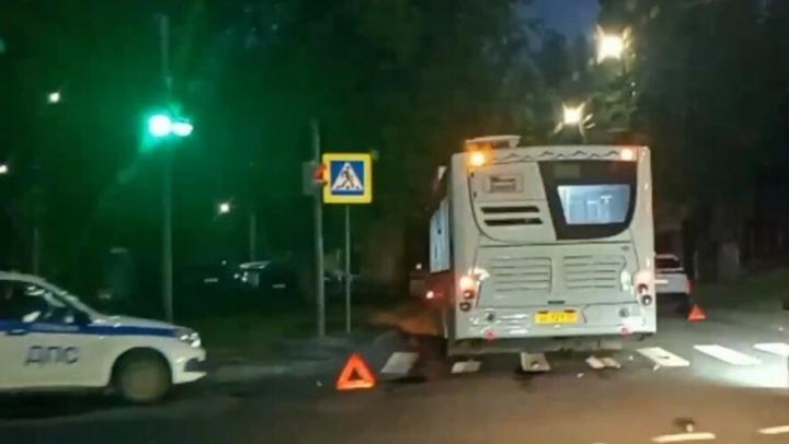 Автобус попал в аварию у 3-й Советской больницы в Саратове| ВИДЕО