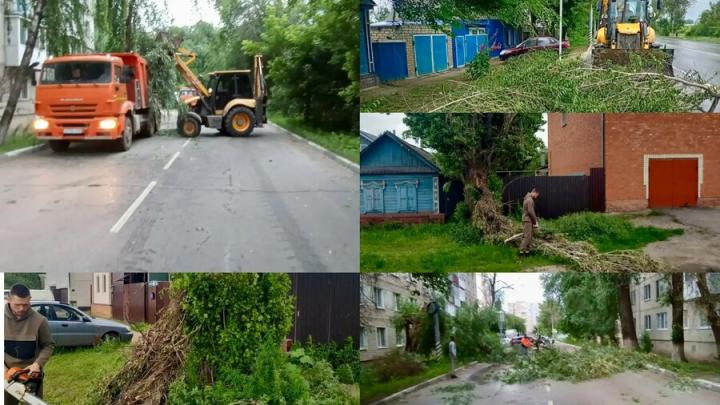 В Энгельсе коммунальщики ликвидируют последствия непогоды