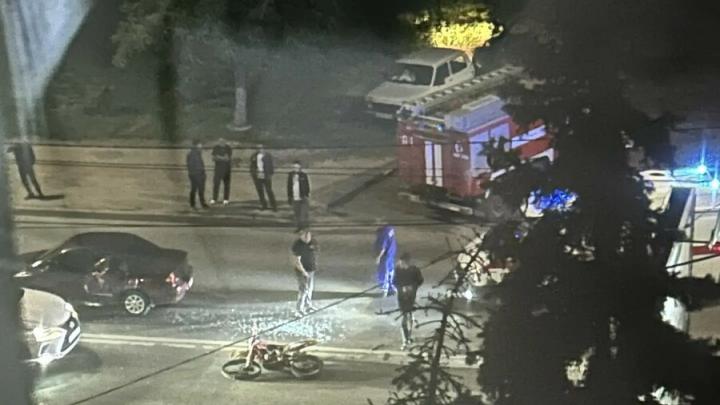 Мотоциклиста сбили ночью в Заводском районе Саратова