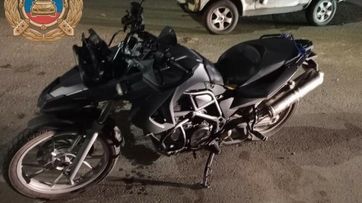 Два молодых ровесника попали в ночное ДТП в Солнечном-2