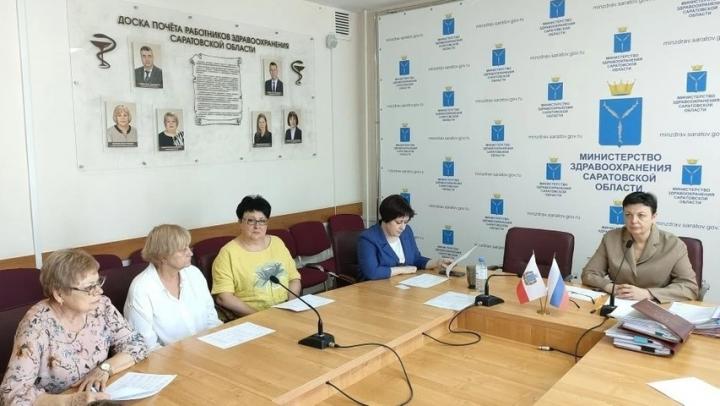 Девять медиков получат подъемные для работы в районах Саратовской области