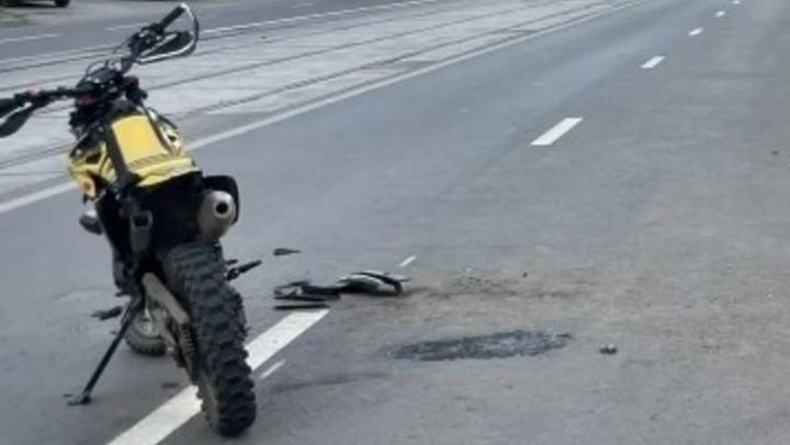 В Саратове девушка на мотоцикле столкнулась с 