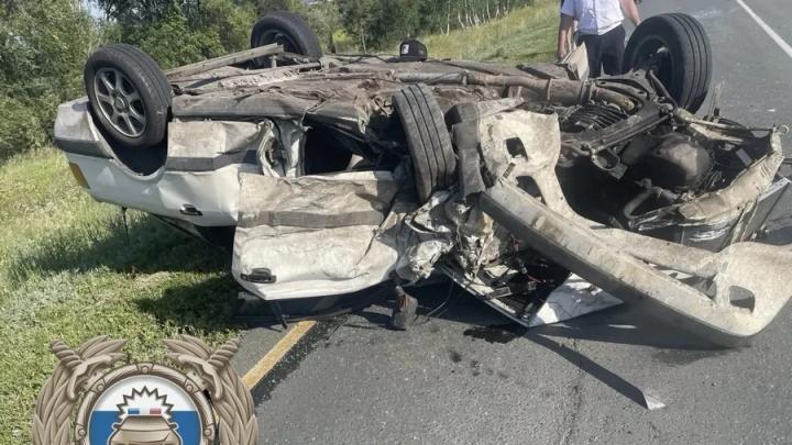 Водитель погиб, двое пассажиров пострадали в автокатастрофе под Влльском