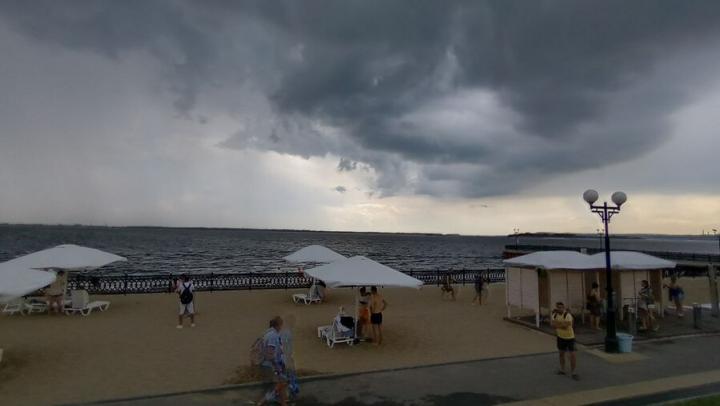 В Саратове прогнозируют дождь с грозой
