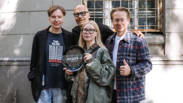 Юлия Снигирь передала эстафету мужу: главную роль в продолжении франшизы «Фишер» сыграет Евгений Цыганов