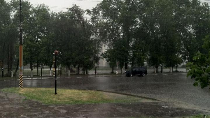 Сегодня в Саратове жарко и дождливо