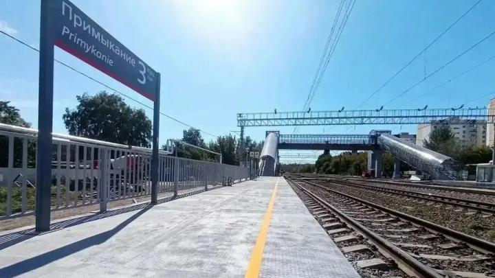 На станции Примыкание в Заводском районе Саратова открыли крытый пешеходный мост с лифтами