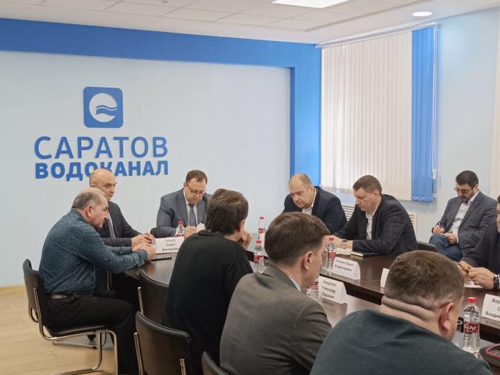 Губернатор Бусаргин создал комиссию для контроля ремонта сетей водоканала в Саратове