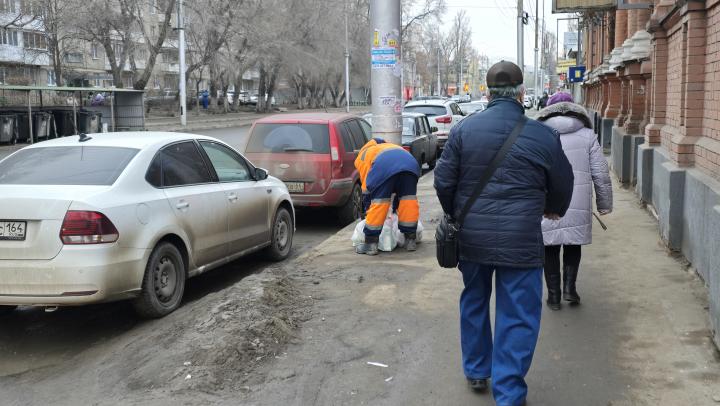 Выговоры за безалаберность: в Саратове взялись за руководителей служб благоустройства