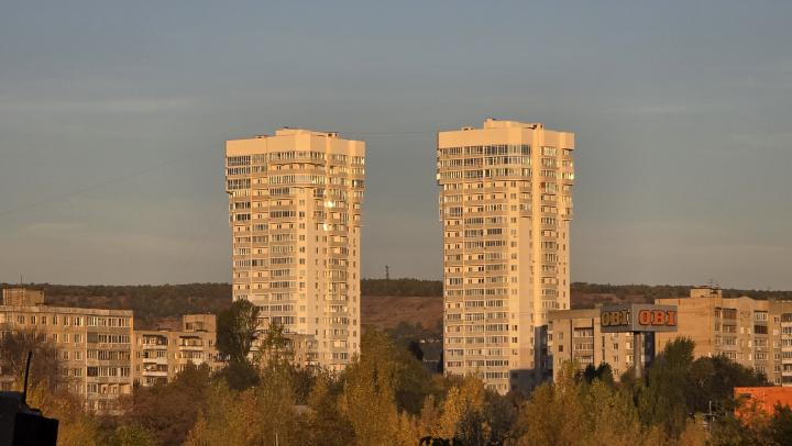 Скандал вокруг строительства многоэтажки в Авиаторе накаляется