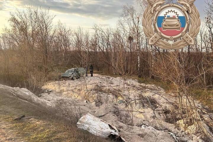 «Лада Калина» оказалась в кювете под Балаково: пострадали дети