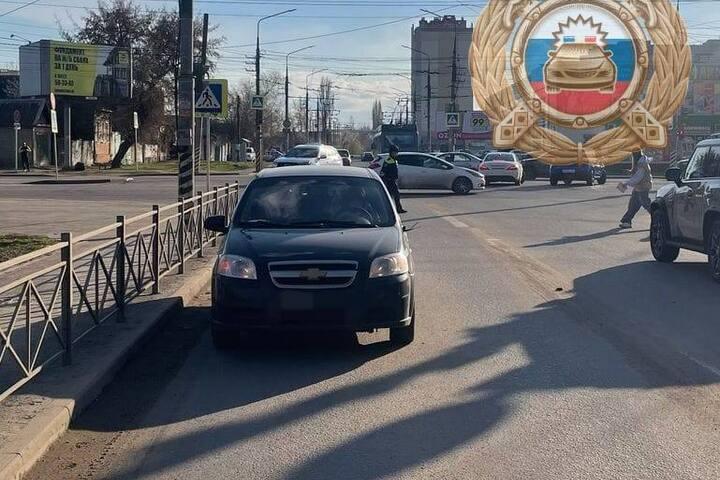 Восьмилетняя девочка попала под машину в Энгельсе