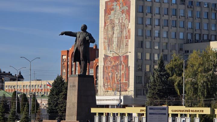 Театральная площадь станет пешеходной: ограничения движения в День Победы