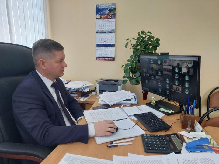 Глава Балаково ушёл в отставку на фоне подозрений в незаконном повышении зарплаты 