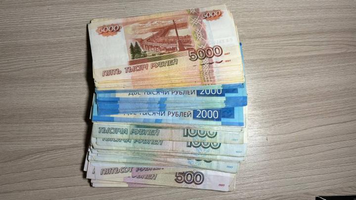Курьер аферистов снова в клетке: саратовец пытался выманить 3,5 млн у пенсионерки