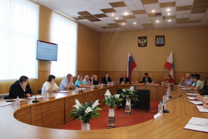 Василий Басов избран главой Ивантеевского района  
