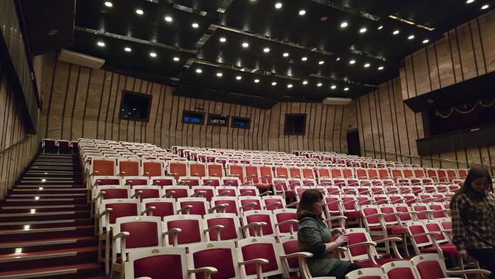 В афише летнего кинотеатра на Новой набережной Саратова произошли изменения