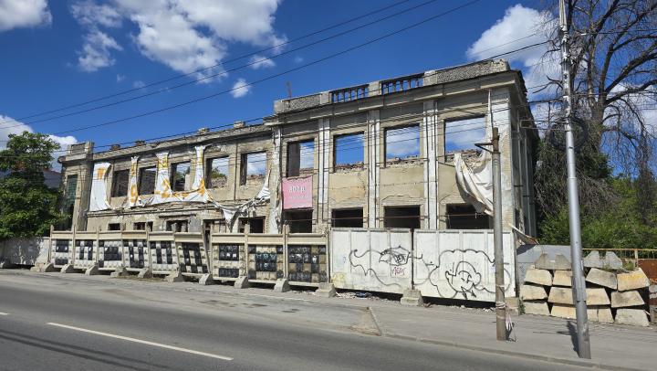 В Заводском районе Саратова снесли 17 аварийных домов - участки отдадут под скверы и соцобъекты