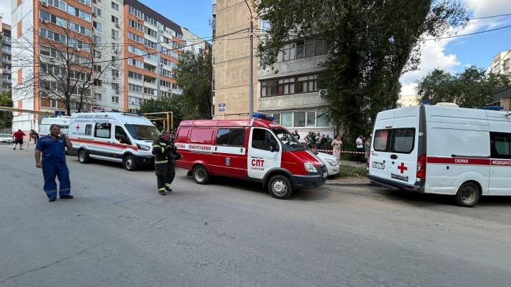 Более 100 спасателей привлечено к ликвидации последствий взрыва на Блинова в Саратове