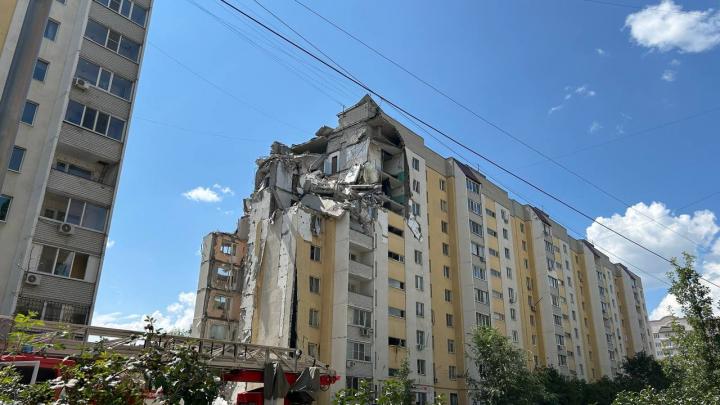 Бусаргин: спасатели на Блинова работают круглосуточно, жильцов расселят до проверки здания 