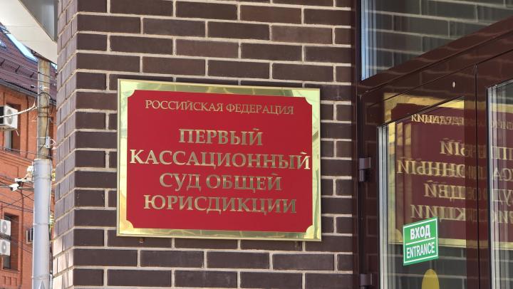 Миллионы за мигрантов: у начальницы отдела по миграции изъяли 11 миллионов рублей