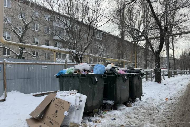 Мэрия Саратова заявила о нарушениях вывоза мусора: претензии направили регоператору