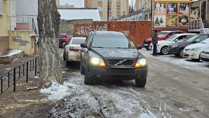 В новогодние праздники платные парковки в Саратове будут работать бесплатно