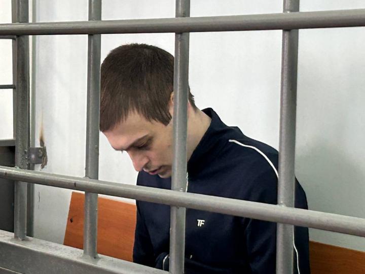  «Лада» со скрученными номерами, 200 тысяч на СВО и дрожащие руки: что произошло после смертельного ДТП в Саратове