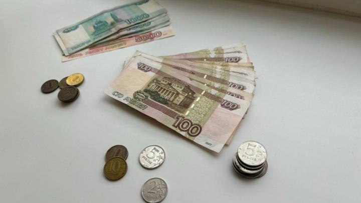 Сначала обобрали на 560 тысяч, потом заставили обворовывать других: схема мошенников в Саратове  