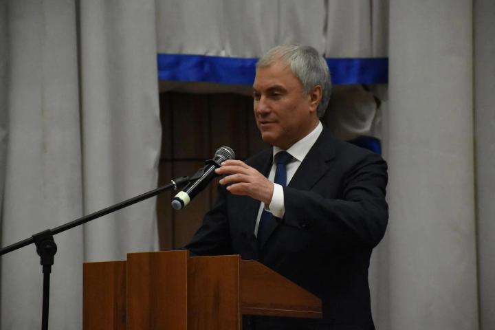 Володин призвал отказаться от подушевого финансирования школ и детсадов в Саратовской области