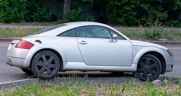 В Саратове под колеса иномарки Audi попала 7-летняя девочка