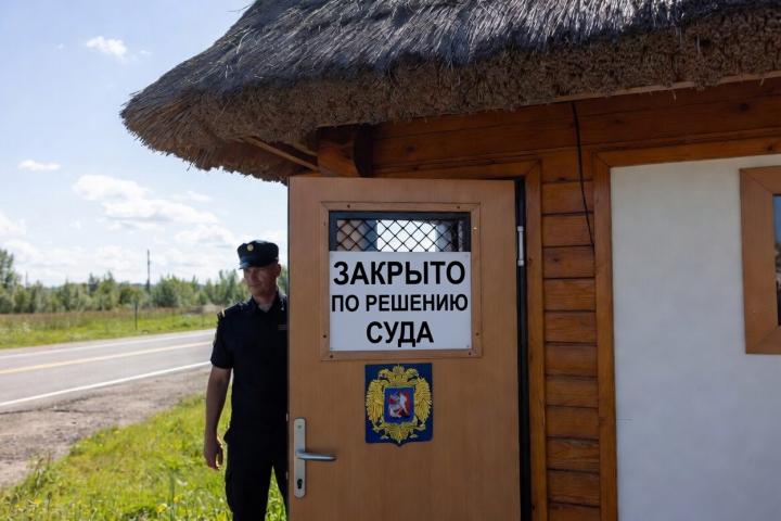 В Ершовском районе на месяц закрыли кафе из-за мигрантки-официантки