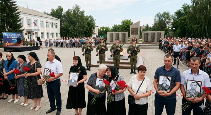 Аркадакский, Лысогорский, Пугачевский районы скорбят: еще несколько уроженцев региона не вернулись с передовой