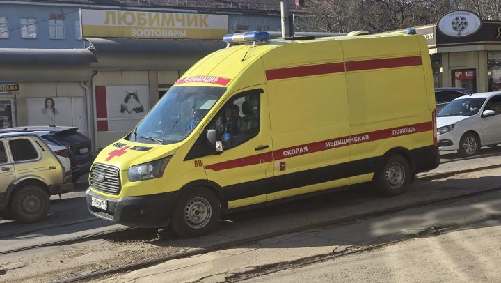 На саратовской кондитерской фабрике женщине затянуло руку в станок