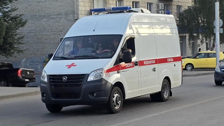 В Заводском районе Саратова мужчина выпал из окна квартиры
